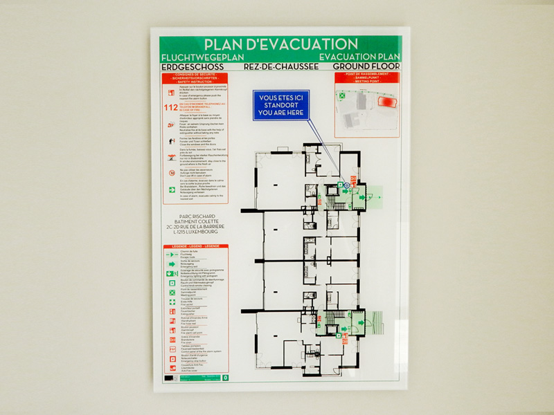 panneau d'évacuation avec couleur